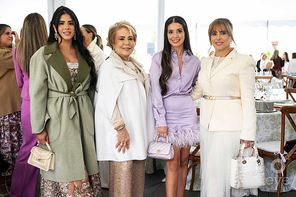 Jenisbel Acevedo, María Sarria, & Jennifer & Yenin Acevedo