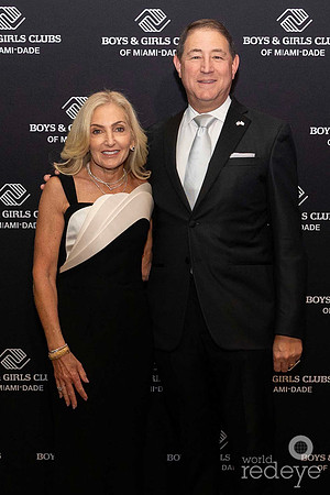Luisa & Víctor Mendelson