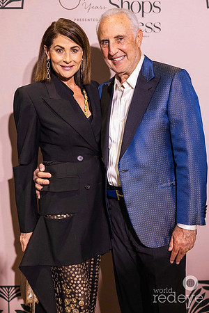 Jennifer Valoppi & Christian de Berdouare