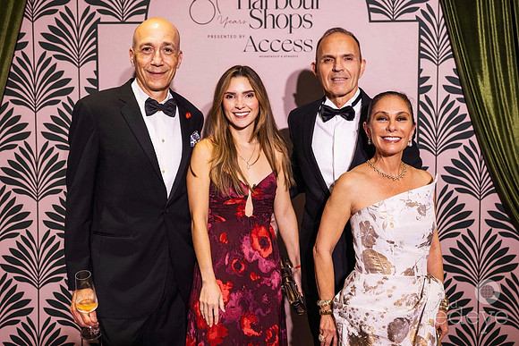Pedro Maal, Constanza & Leonardo Davalos, & Carolina Lanao
