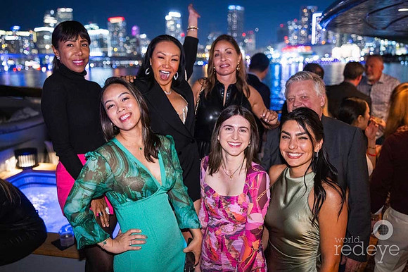 Wendy Justo, Maggie Vo, Kim Klotz, Juliet Gold, Olivia Gaudree & Negar Shakouri