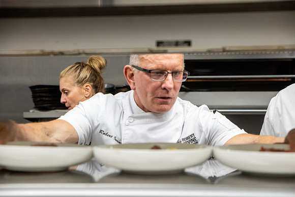 Robert Irvine3