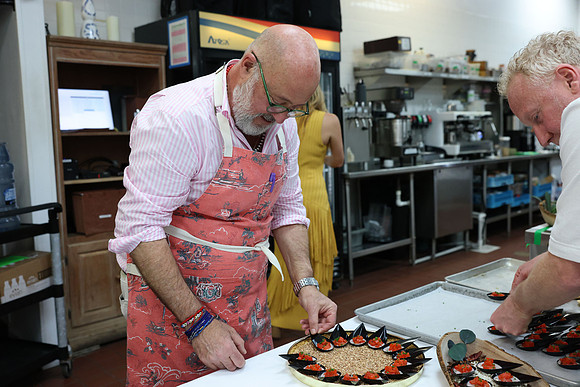 Andrew Zimmern cooking7