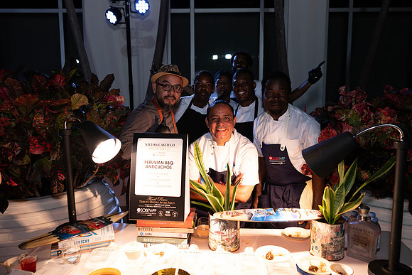 CH2A0980_Nilton Castillo & Staff