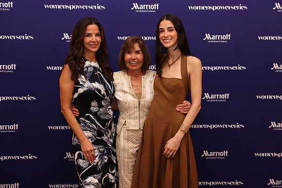 Dayssi Olarte de Kanavos, Pina Olarte, & Sophia Kanavos2