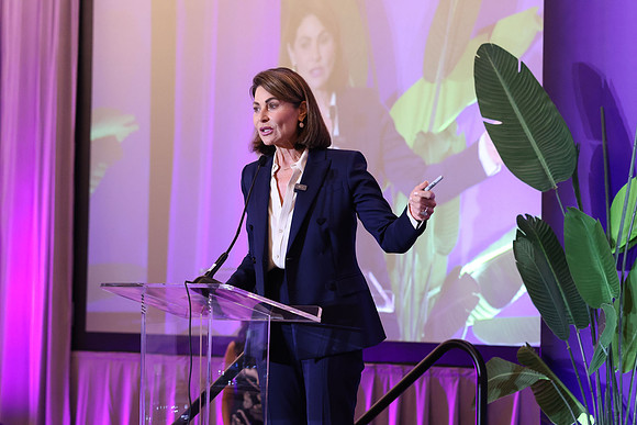 Jennifer Valoppi speaking6