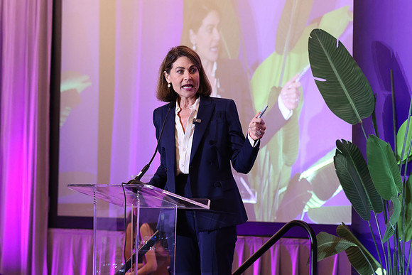 Jennifer Valoppi speaking27