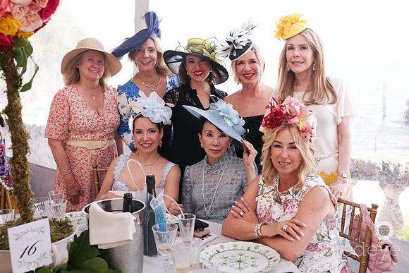 Susan Abraham, Linda Lynn Levy, Teri Valentina, Josie Wang, Annie Hernandez, Mari Grimalt & Lourdes Tudela