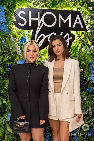 Stephanie Shojaee, Victoria Chanteiro