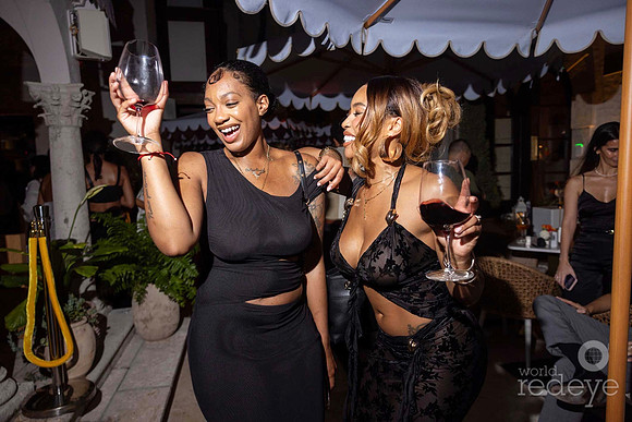 Kami Dixon & Kenia Gill