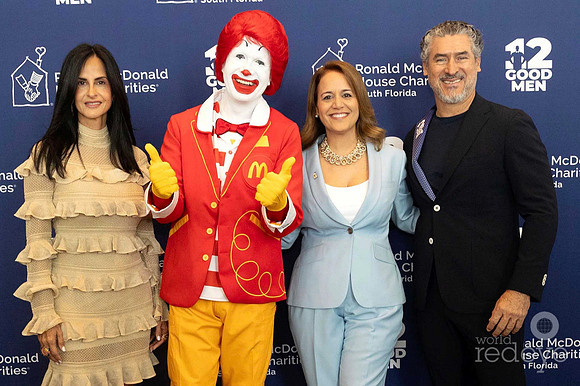 Doris Torrealba, Ronald McDonald, Soraya Moya, & Alirio Torrealba