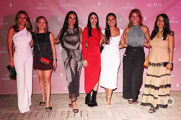 Ada Mabel Rivera, Monica Gomez, Mariuvian Miranda, Maria Alejandra Hortua, Gisela Rivera & Ankita Jain