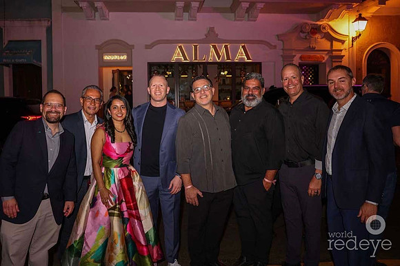 Juan Manuel Velazquez, Carlos Navarro, Ankita Jain, Eric Berman, Eric Droz & Eduardo Pardo