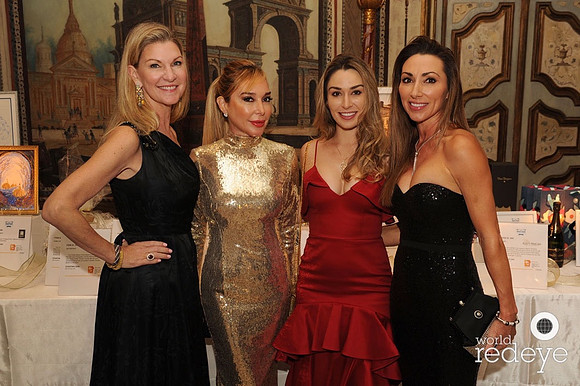 Elizabeth Beracasa, Marysol Patton, & Alexa & Carol Iacovelli