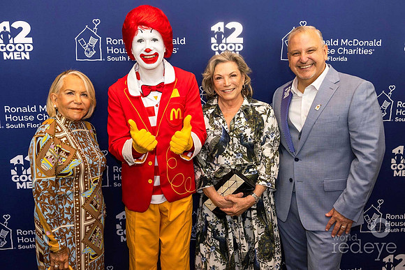 Silvia Trinidad, Ronald McDonald, Norma Echarte, & Eduardo Ramos