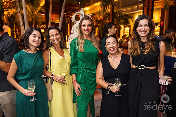 Julia Viana, Paula Maluf, Giovana Mikelaitis, Renata Yano, & Marcela Andrade