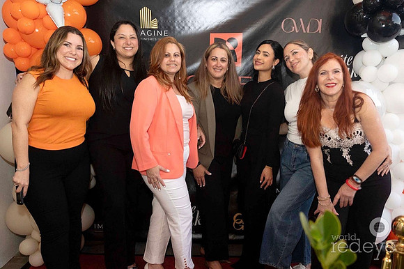 Odalys Perez, Andrea Rojas, Yeima Armas, Elizabeth Rodriguez, Chabela Guay, Adriana Cadahia & Adela Pérez Chinea