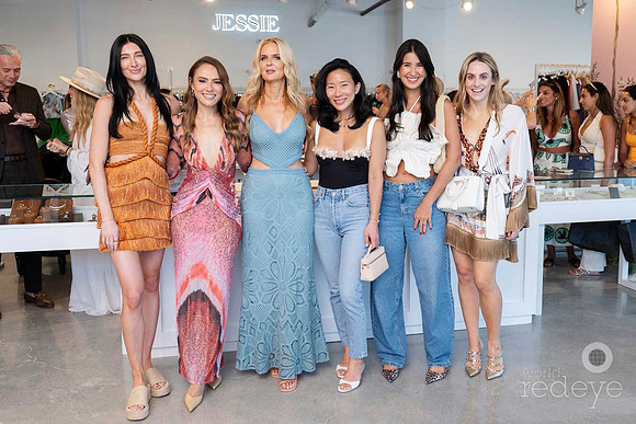 Madison Fitch, Patricia Bonaldi, Jessie Uchuya, Bianca Kim, Gabriela Pligel, & Ali Becker