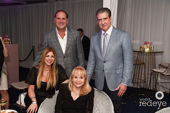 Annette Martin, Mary Martin, Pedro Martin
