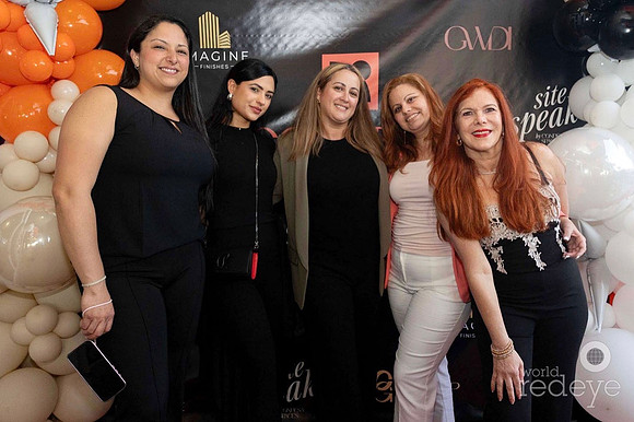 Andrea Rojas, Chabela Guay, Elizabeth Rodriguez, Yeima Armas, & Adela Pérez Chinea