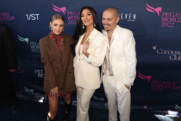 Ashlee Simpson, Nicole Scherzinger, & Evan Ross