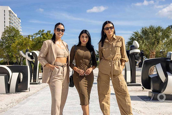 Daniela Magazine, Angélica Cruz, & Simona Trili