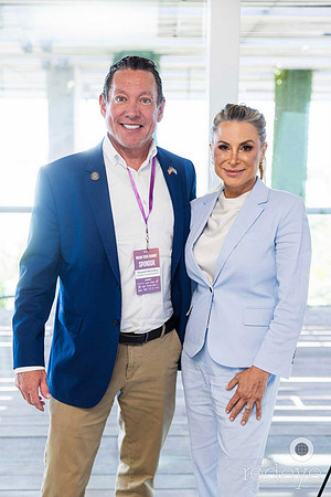 Mayor Howard Weinberg & Silvina Moschini