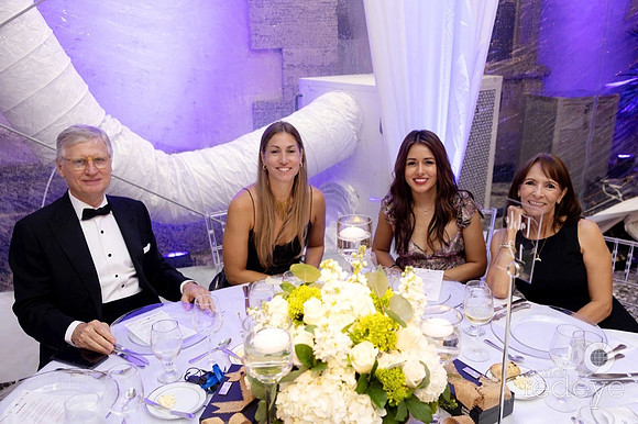 Roberto Casoni, Eve Dupuy Bourdeau, Nataly Horan & Stella Horan